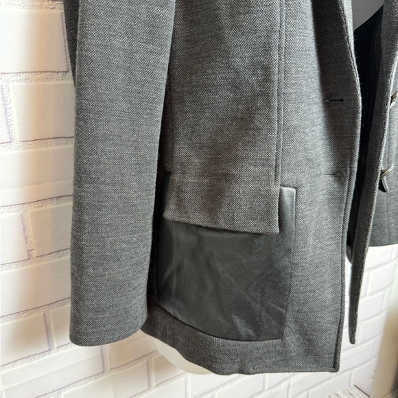 Hugo Boss Gray Blazer Tailored Notched Lapels/size 4 - Picture 3 of 10